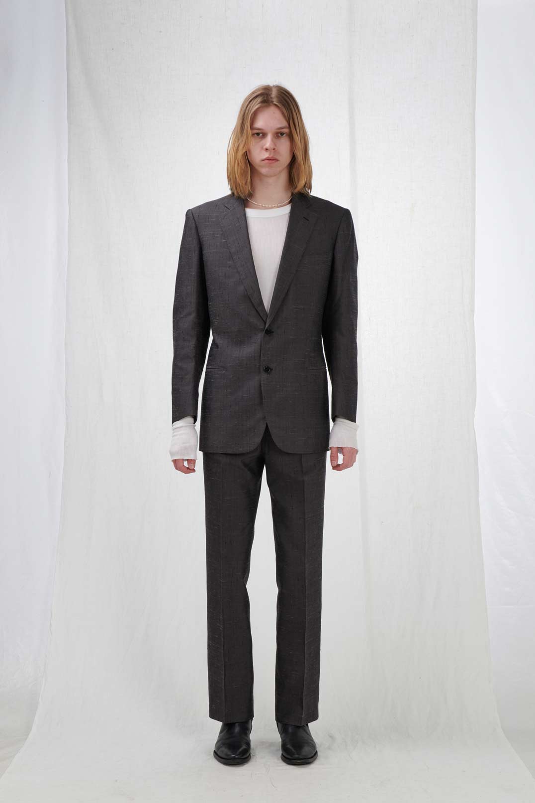 SUIT IN GRAY SHANTUNG 