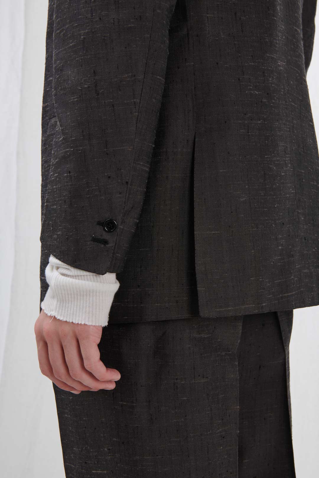 SUIT IN GRAY SHANTUNG 