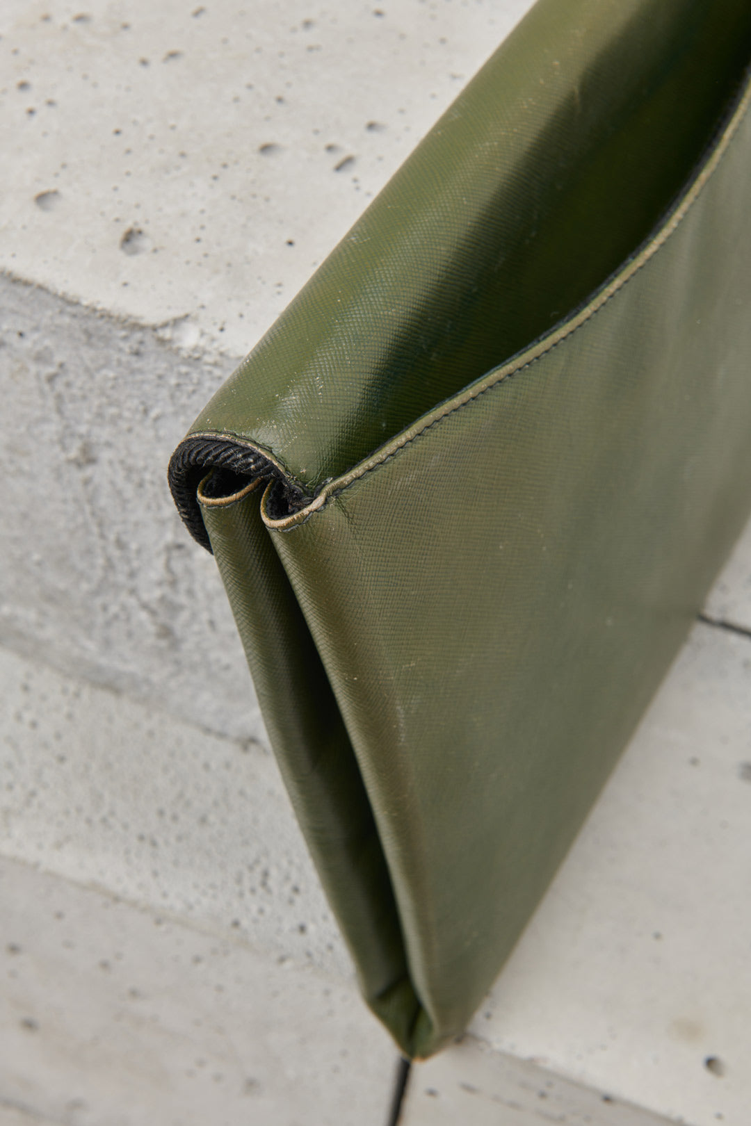 GREEN SAFFIANO ENVELOPE