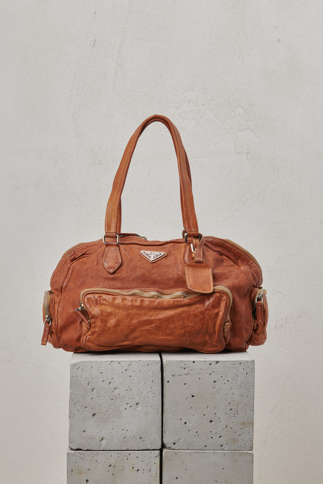 WRINKLED LEATHER BOWLING BAG