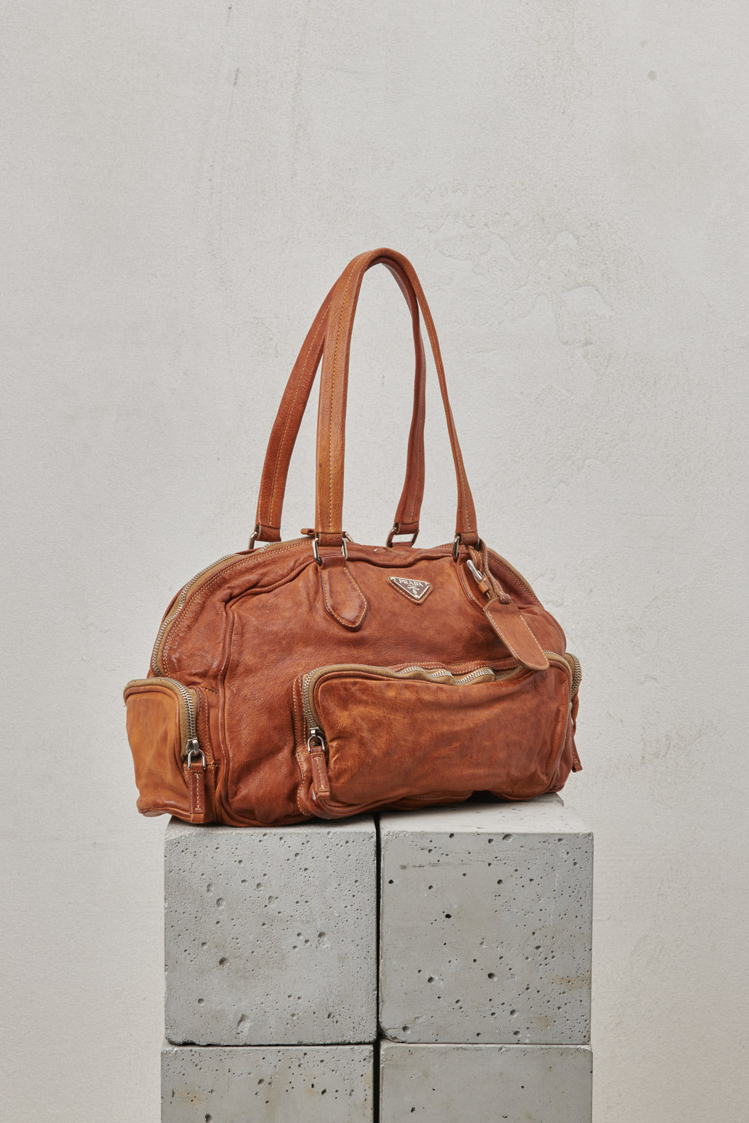 WRINKLED LEATHER BOWLING BAG