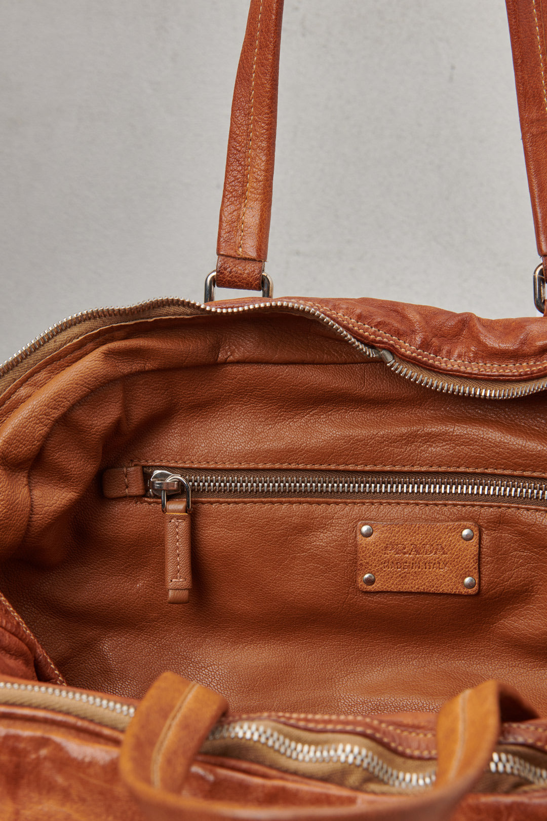 WRINKLED LEATHER BOWLING BAG