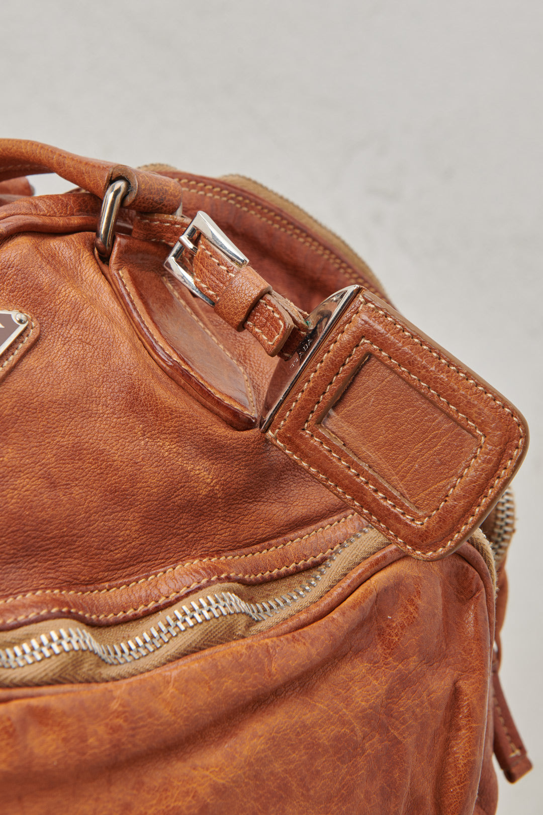 WRINKLED LEATHER BOWLING BAG