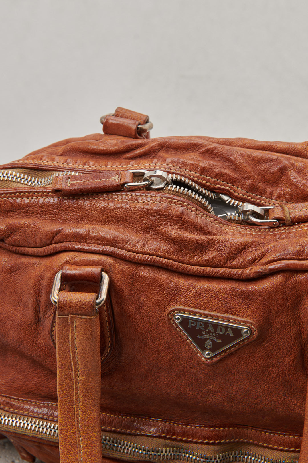 WRINKLED LEATHER BOWLING BAG