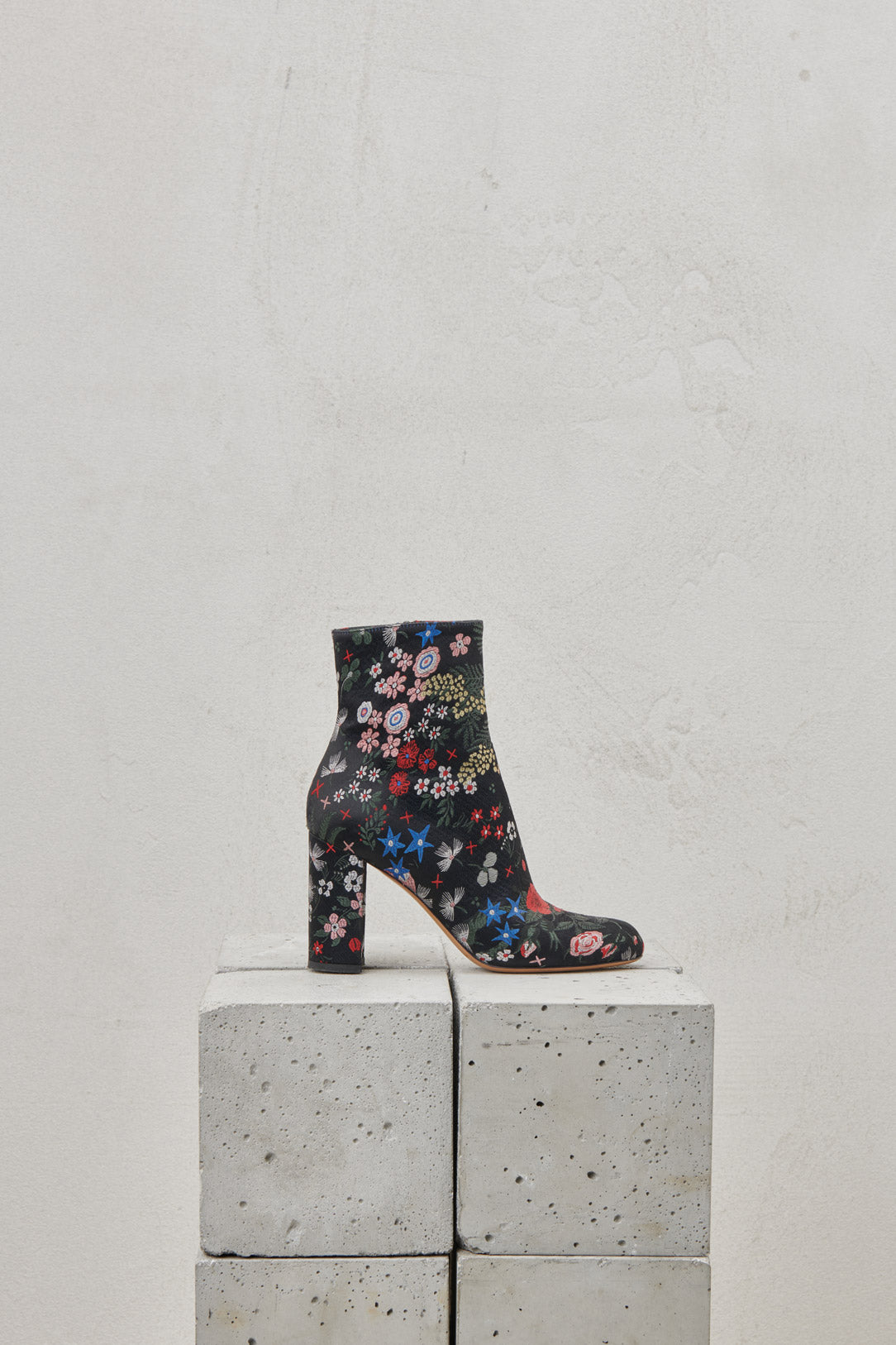 ANKLE BOOT WITH FLORAL EMBROIDERY