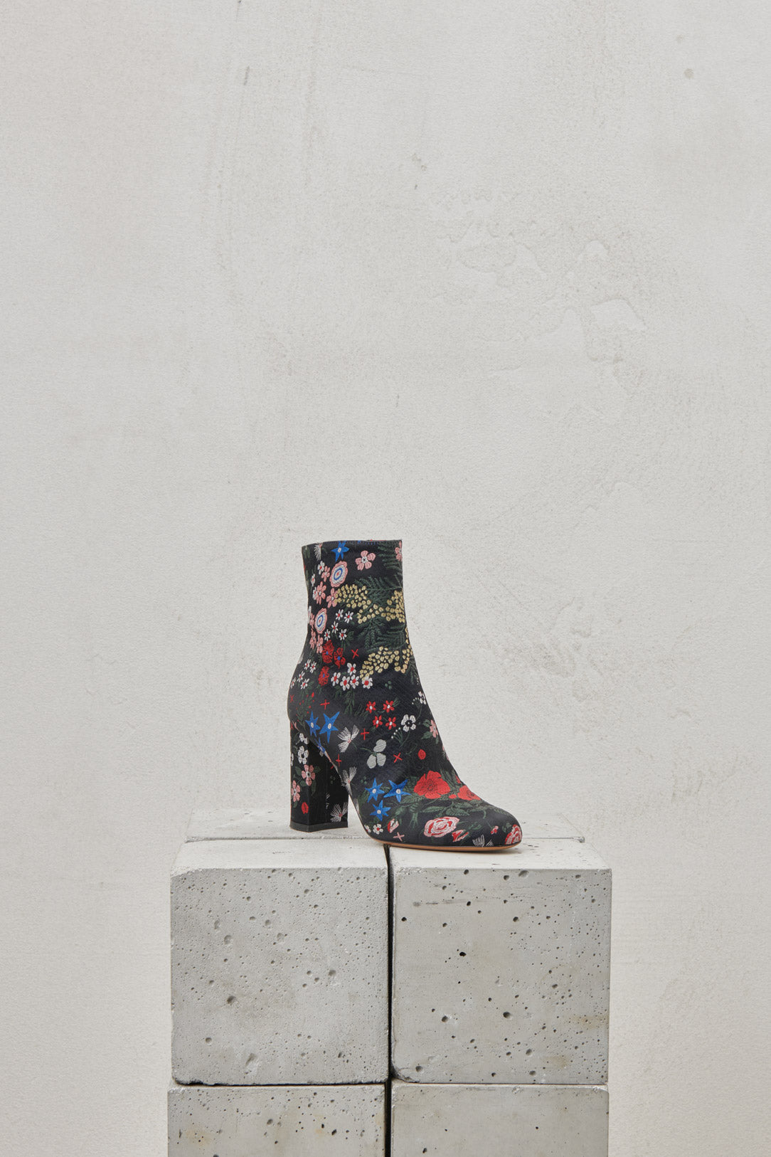 ANKLE BOOT WITH FLORAL EMBROIDERY