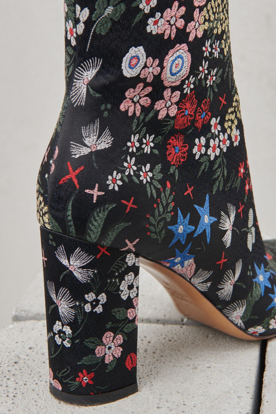 ANKLE BOOT WITH FLORAL EMBROIDERY