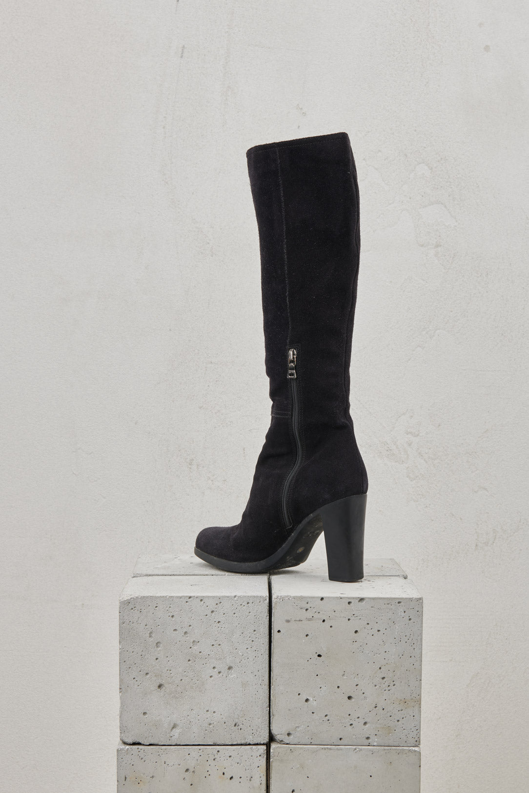 SUEDE BOOT WITH RUBBER HEEL