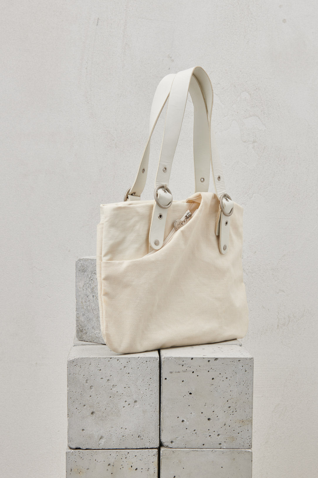 CREAM SHOULDER BAG