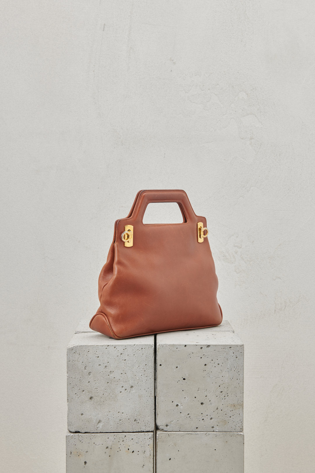 WANDA HANDBAG IN BROWN LEATHER