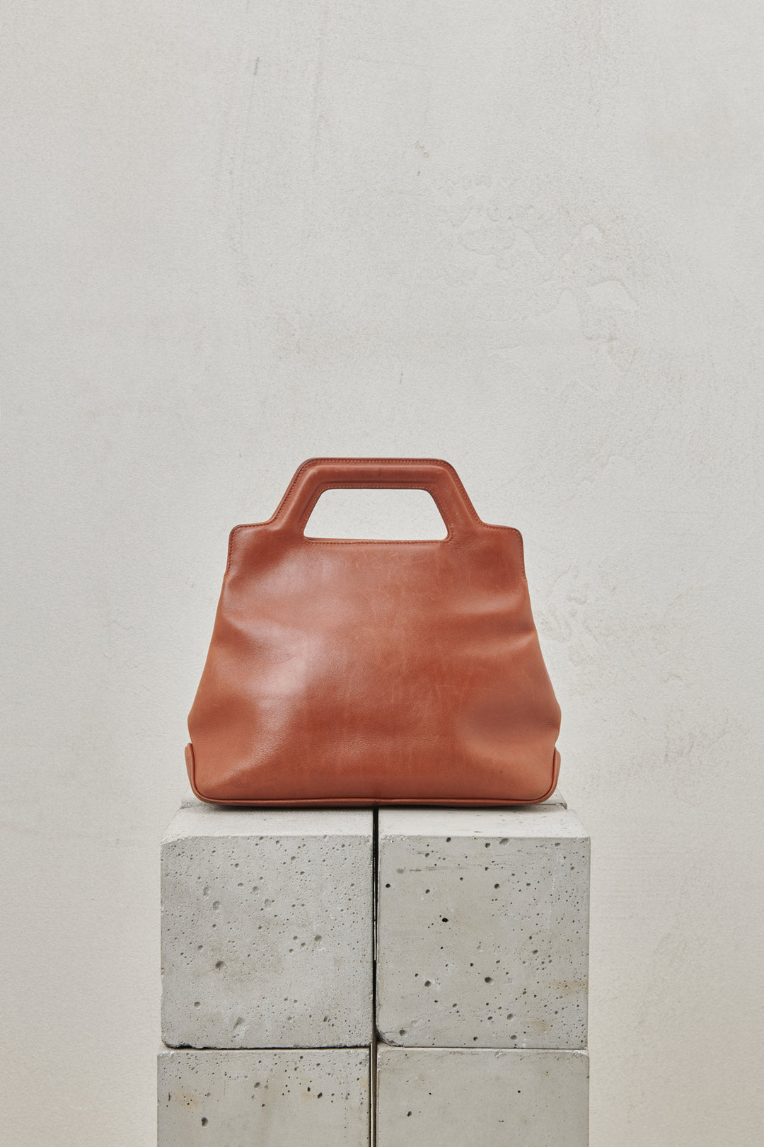 WANDA HANDBAG IN BROWN LEATHER