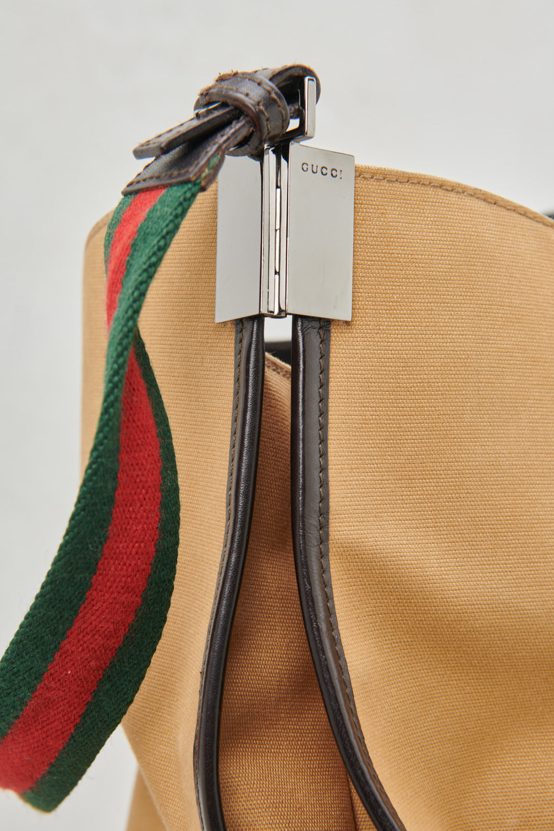 COTTON SHOULDER BAG WITH RED AND GREEN SHOULDER STRAP