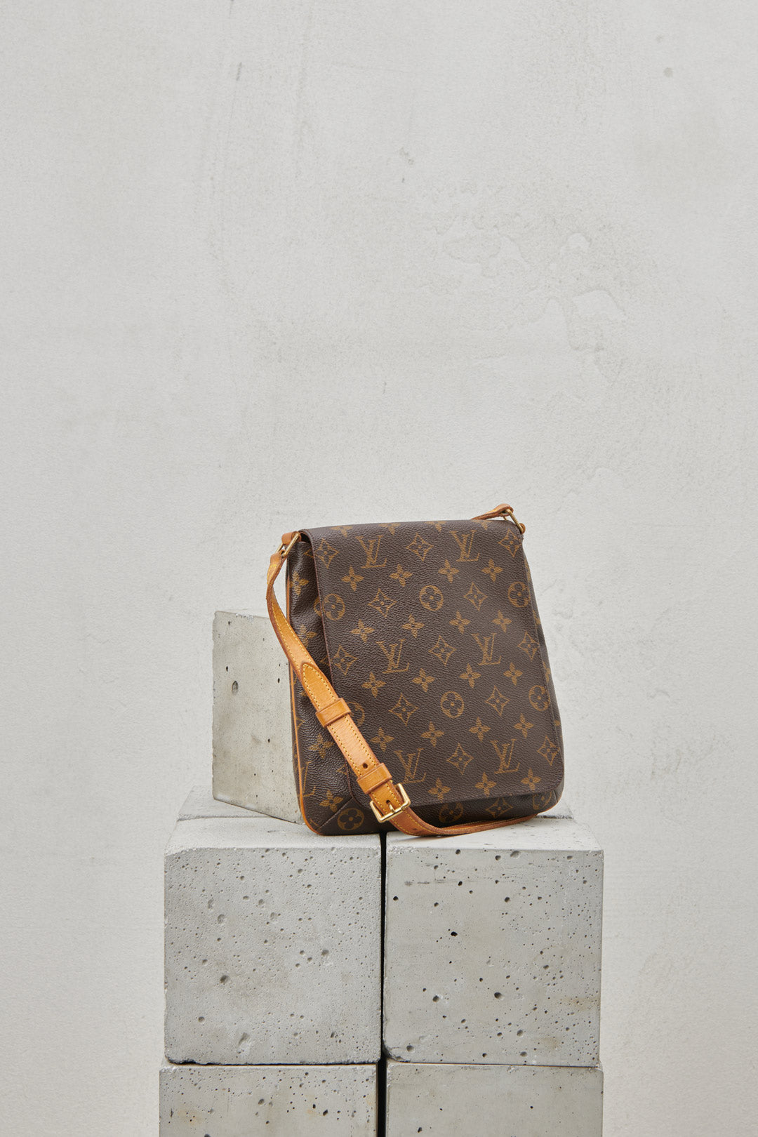 MONOGRAM SHOULDER BAG