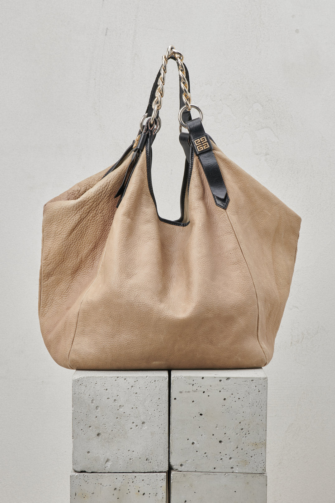 HAMMERED LEATHER SHOPPER WITH HANDLES