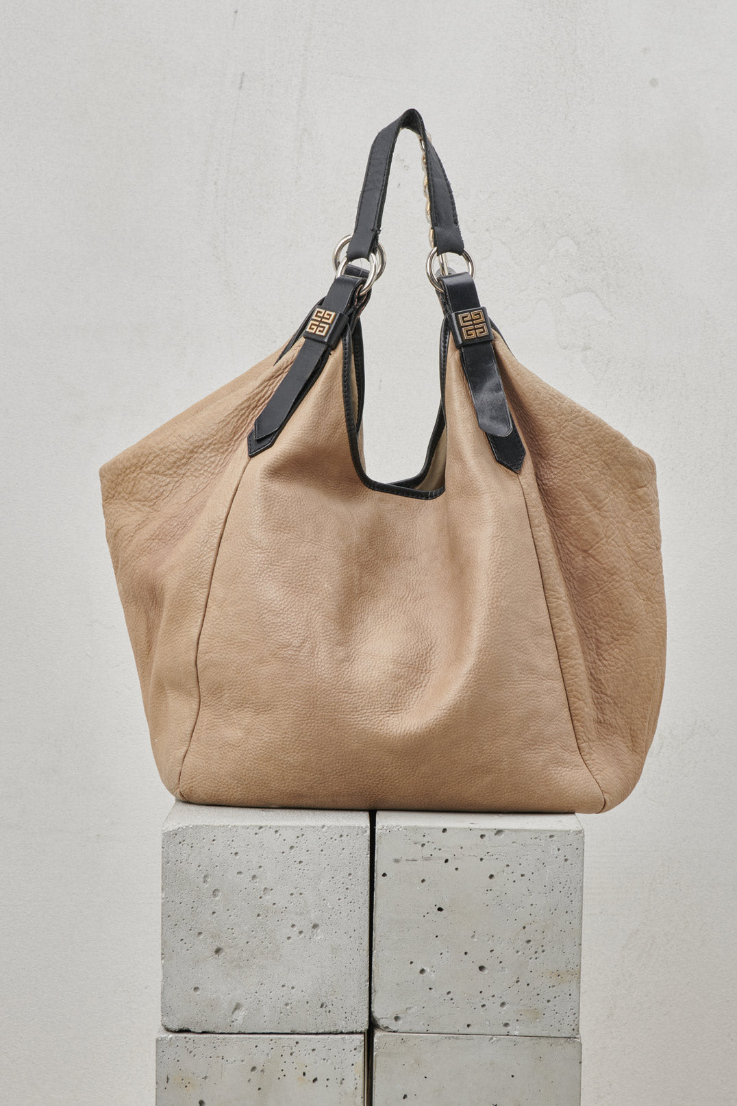 HAMMERED LEATHER SHOPPER WITH HANDLES