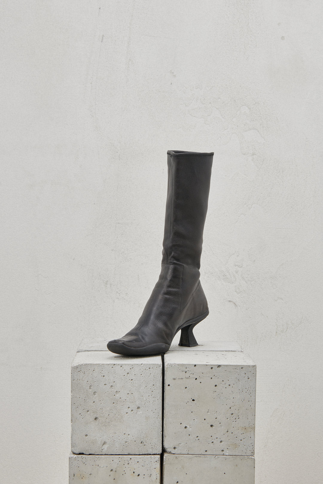 LEATHER ANKLE BOOT WITH SCULPTED HEEL