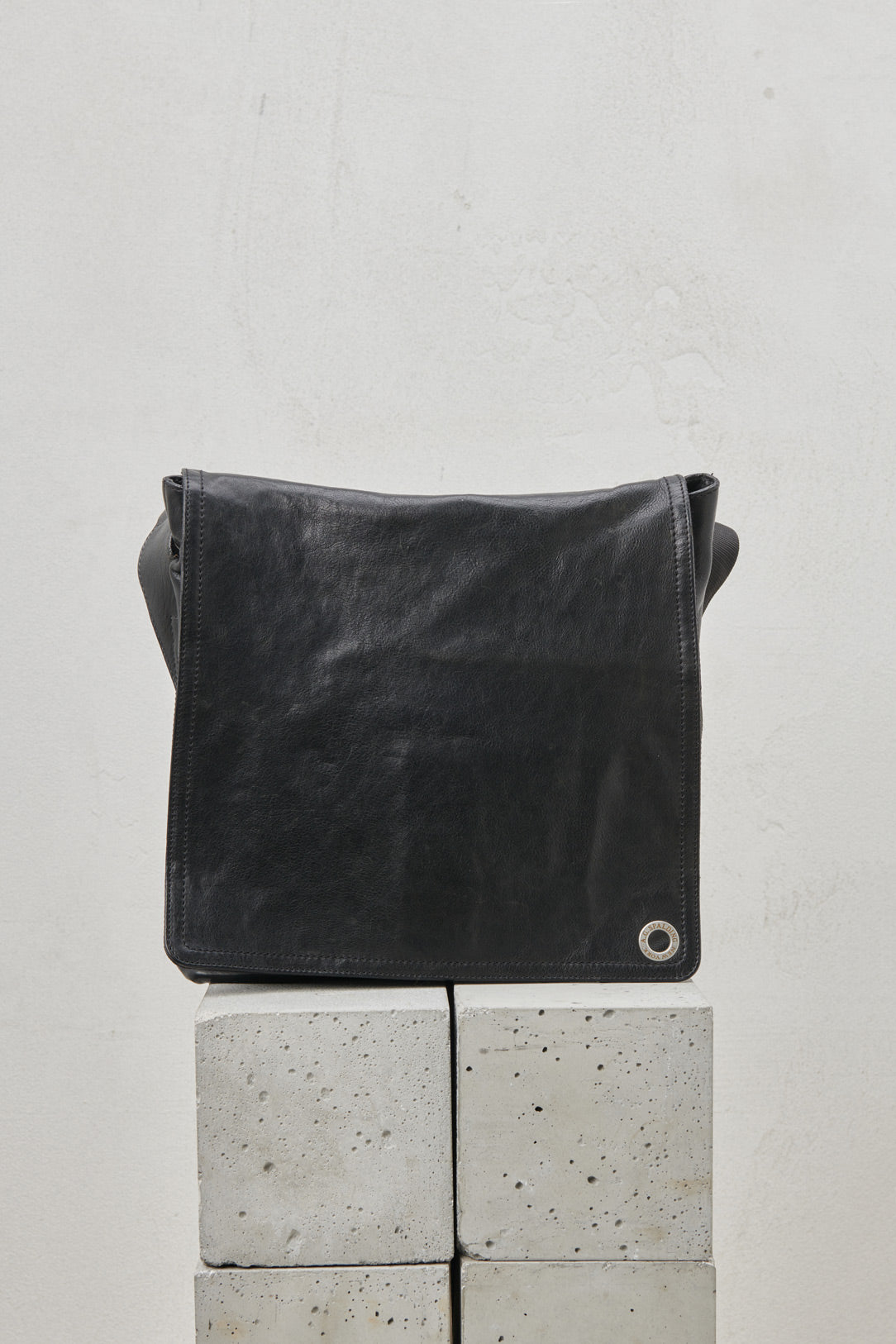 POSTMAN BAG IN BLACK LEATHER