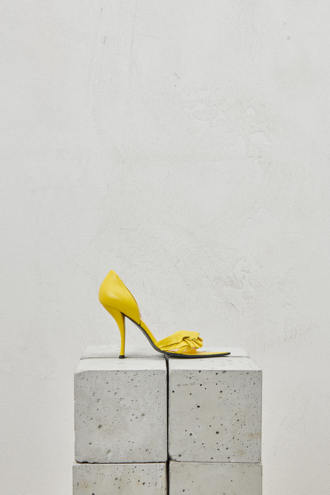 YELLOW POINTED SANDAL