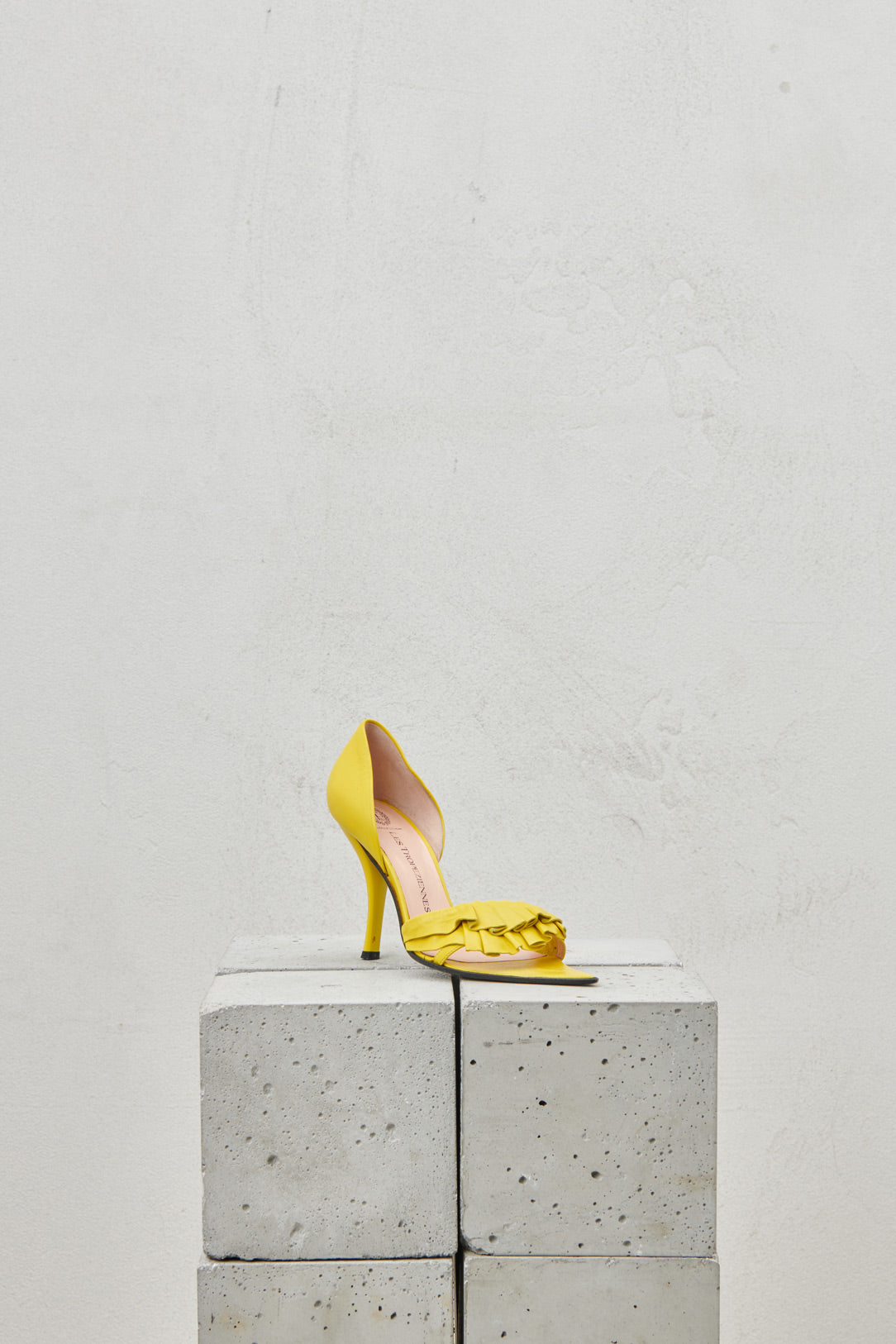 YELLOW POINTED SANDAL