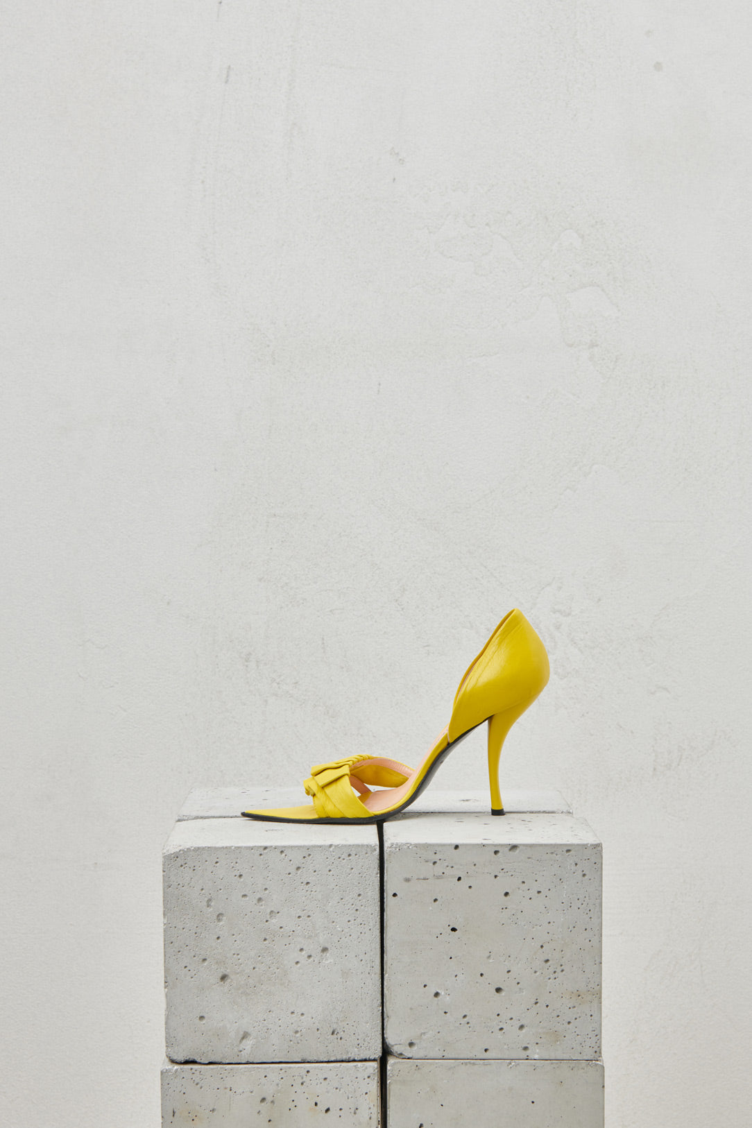 YELLOW POINTED SANDAL