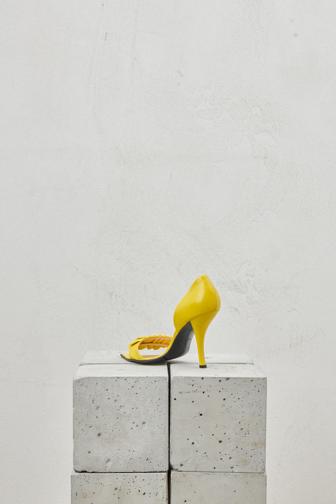 YELLOW POINTED SANDAL