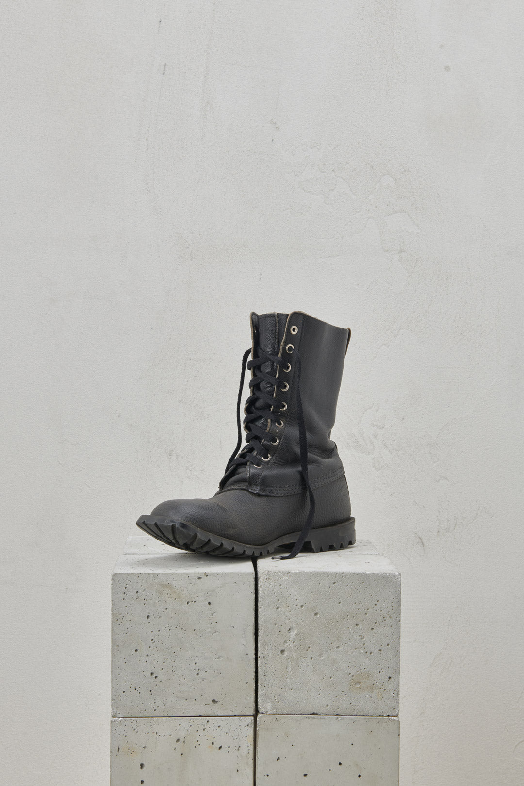 BLACK MILITARY BOOTS