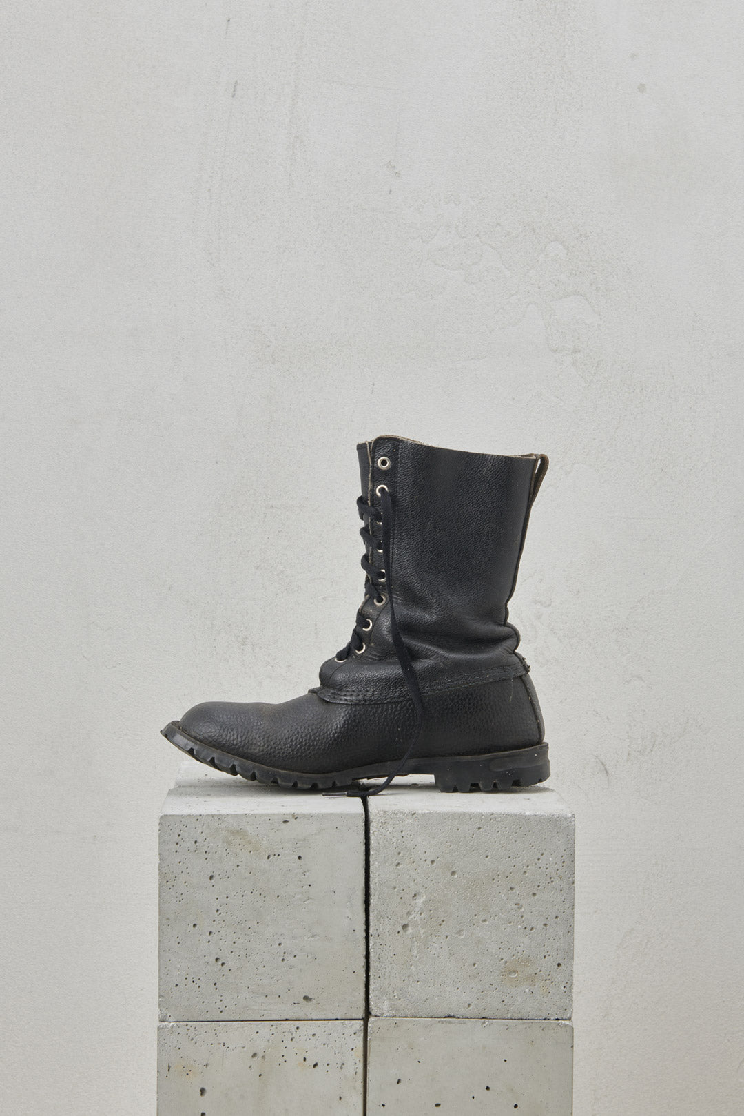 BLACK MILITARY BOOTS