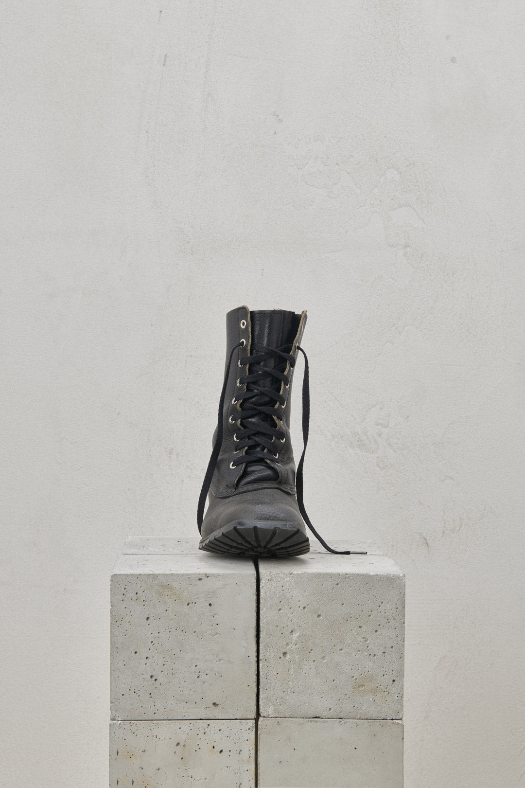 BLACK MILITARY BOOTS