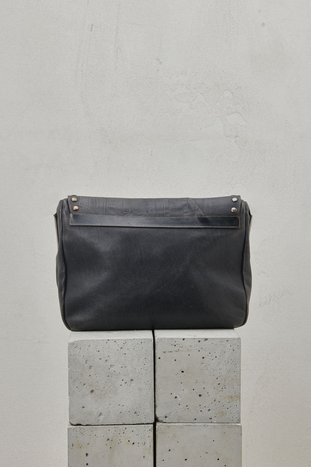 BLACK POSTMAN BAG WITH LEATHER INSERTS