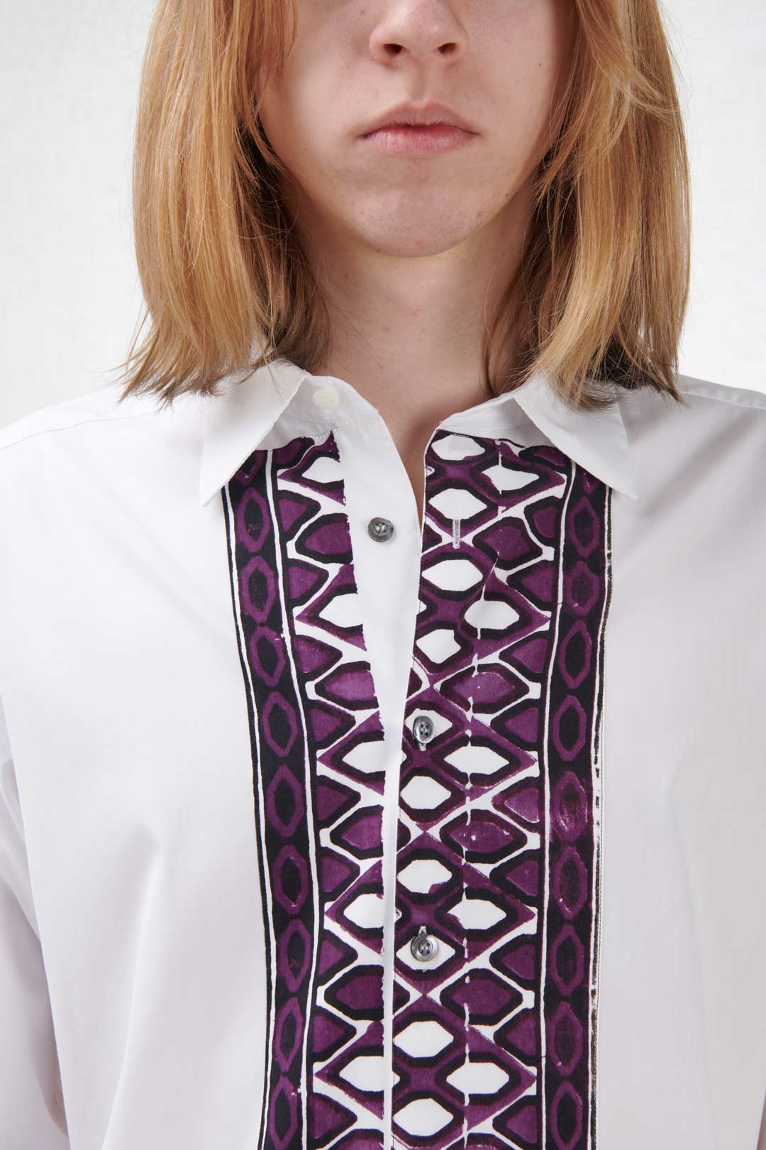 CAMICIA CON STAMPA FRONTALE