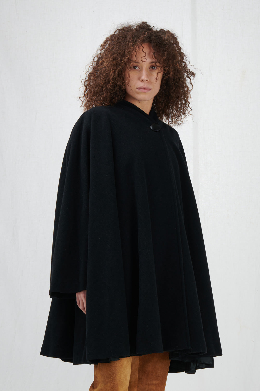 BLACK WOOL KIMONO CAPE