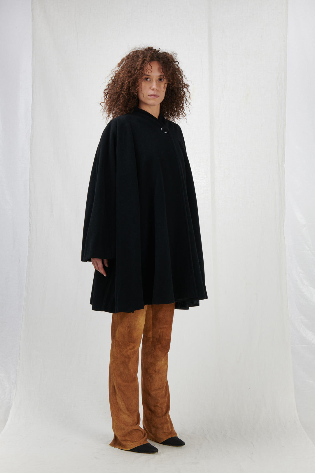 BLACK WOOL KIMONO CAPE