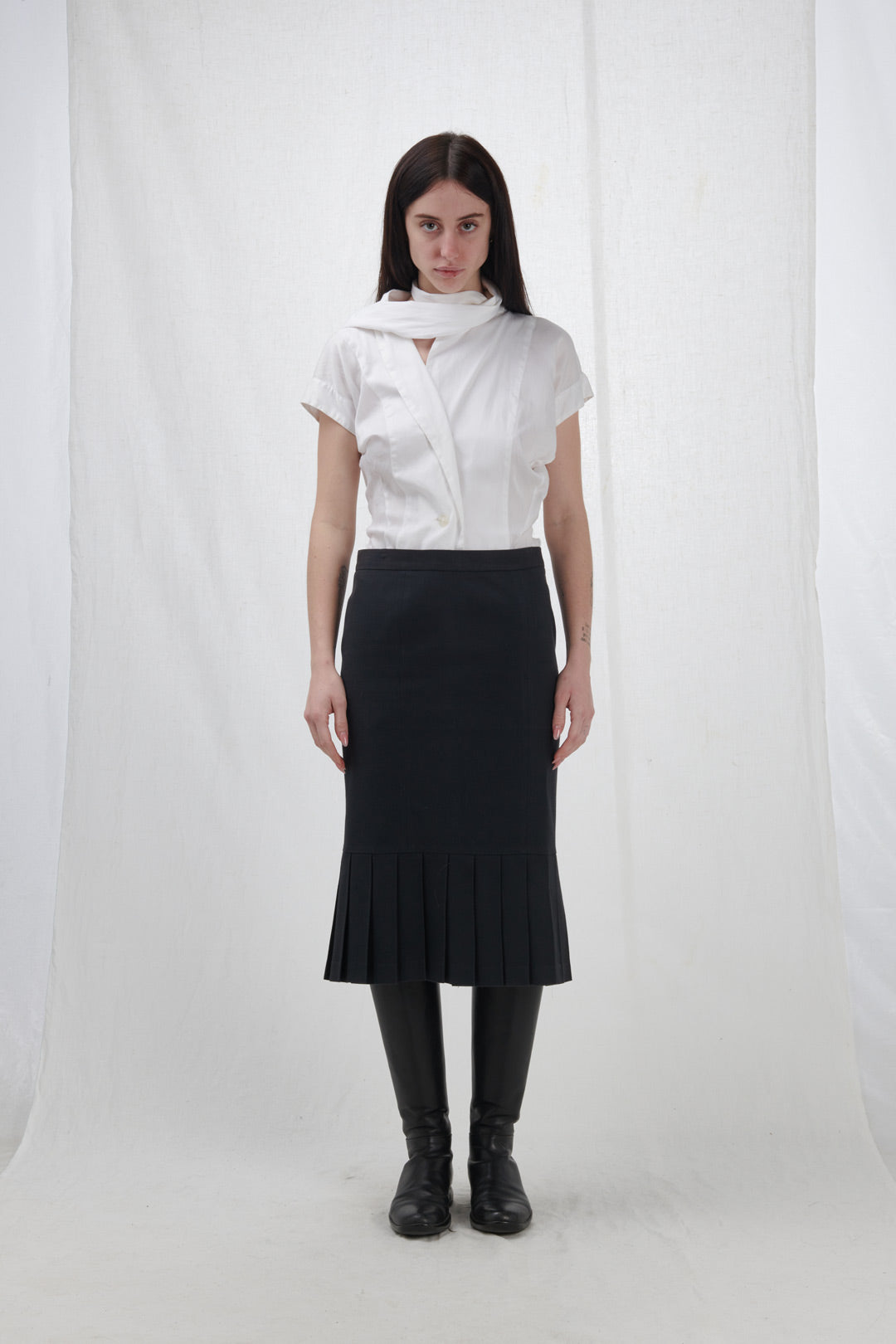 KNEE SKIRT WITH PLEATS