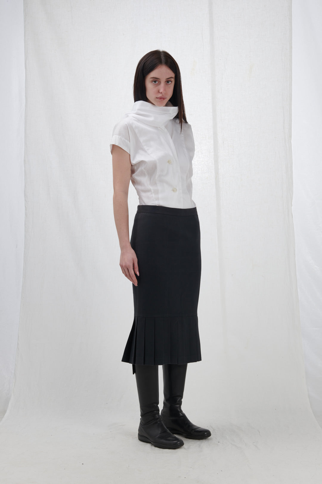 KNEE SKIRT WITH PLEATS