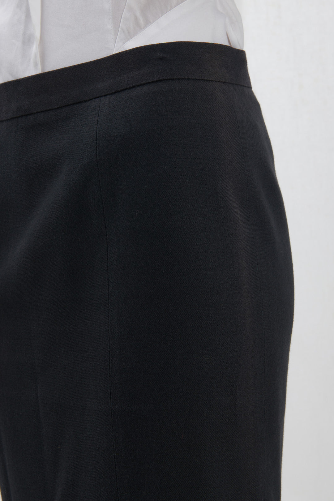 KNEE SKIRT WITH PLEATS