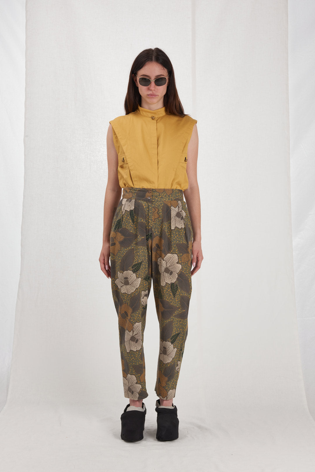 PANTS WITH FLORAL PRINT