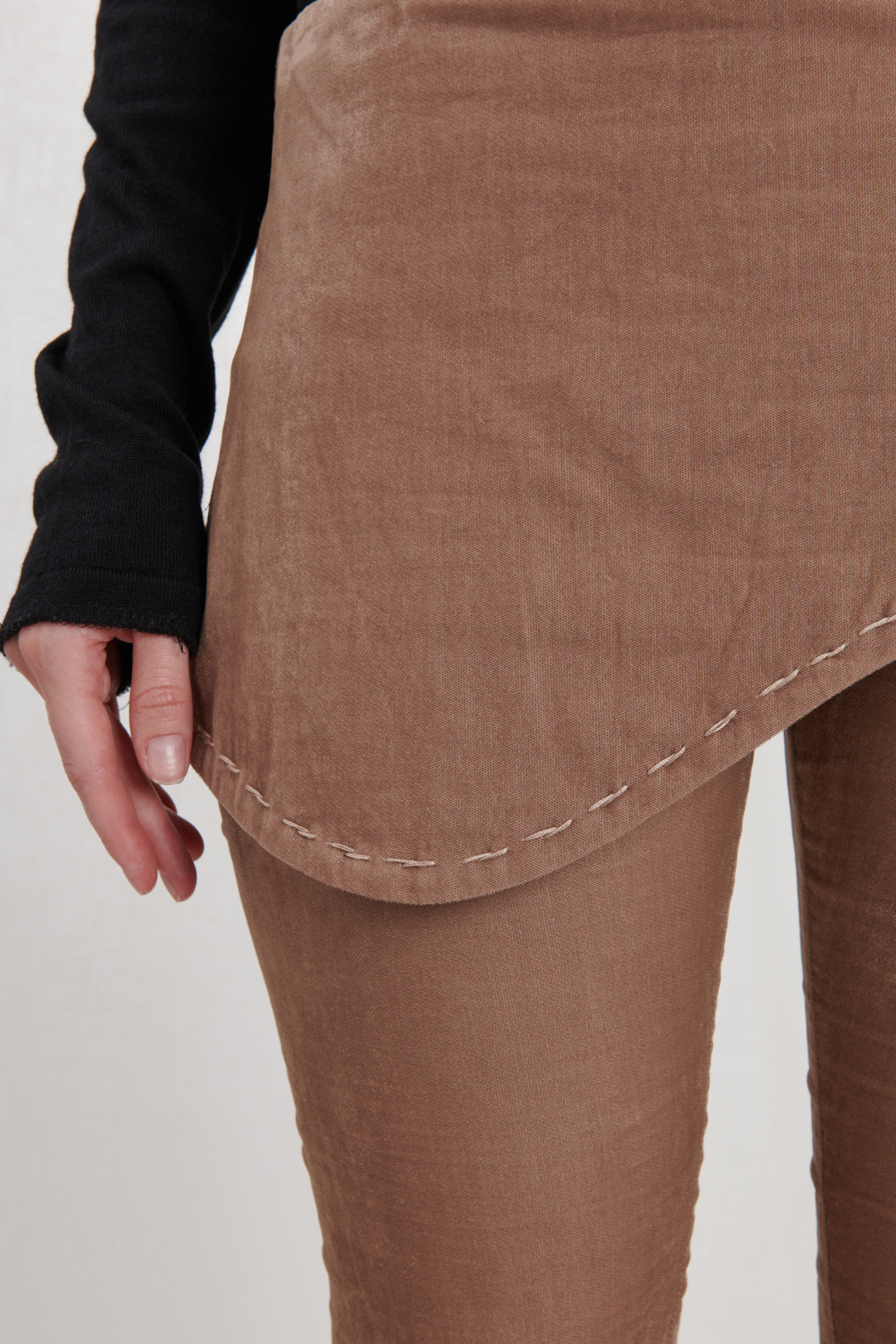 PANTALONE CON BASCHINA