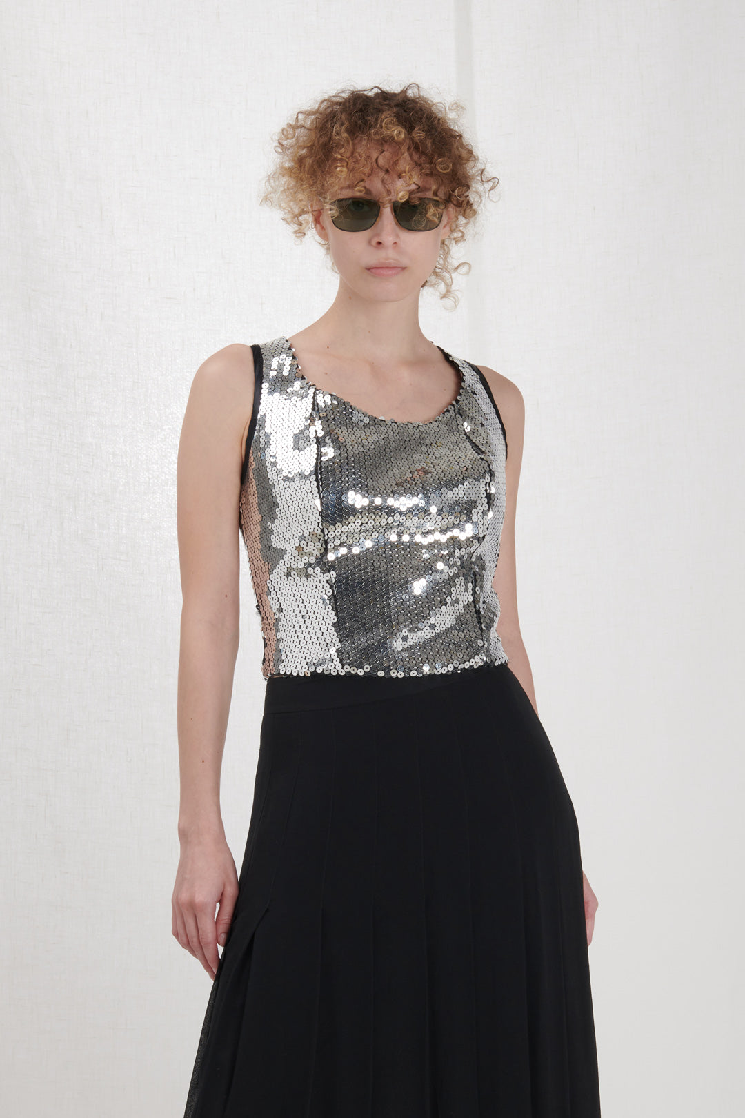 SHAPED TOP WITH SEQUINS