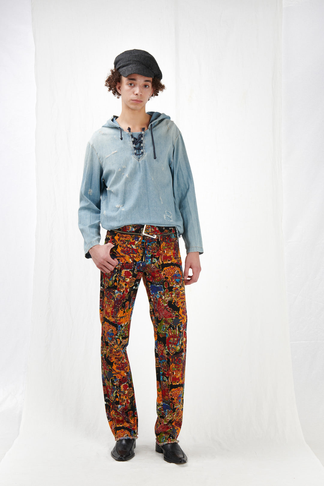 LOW-WAIST PRINTED PANTS