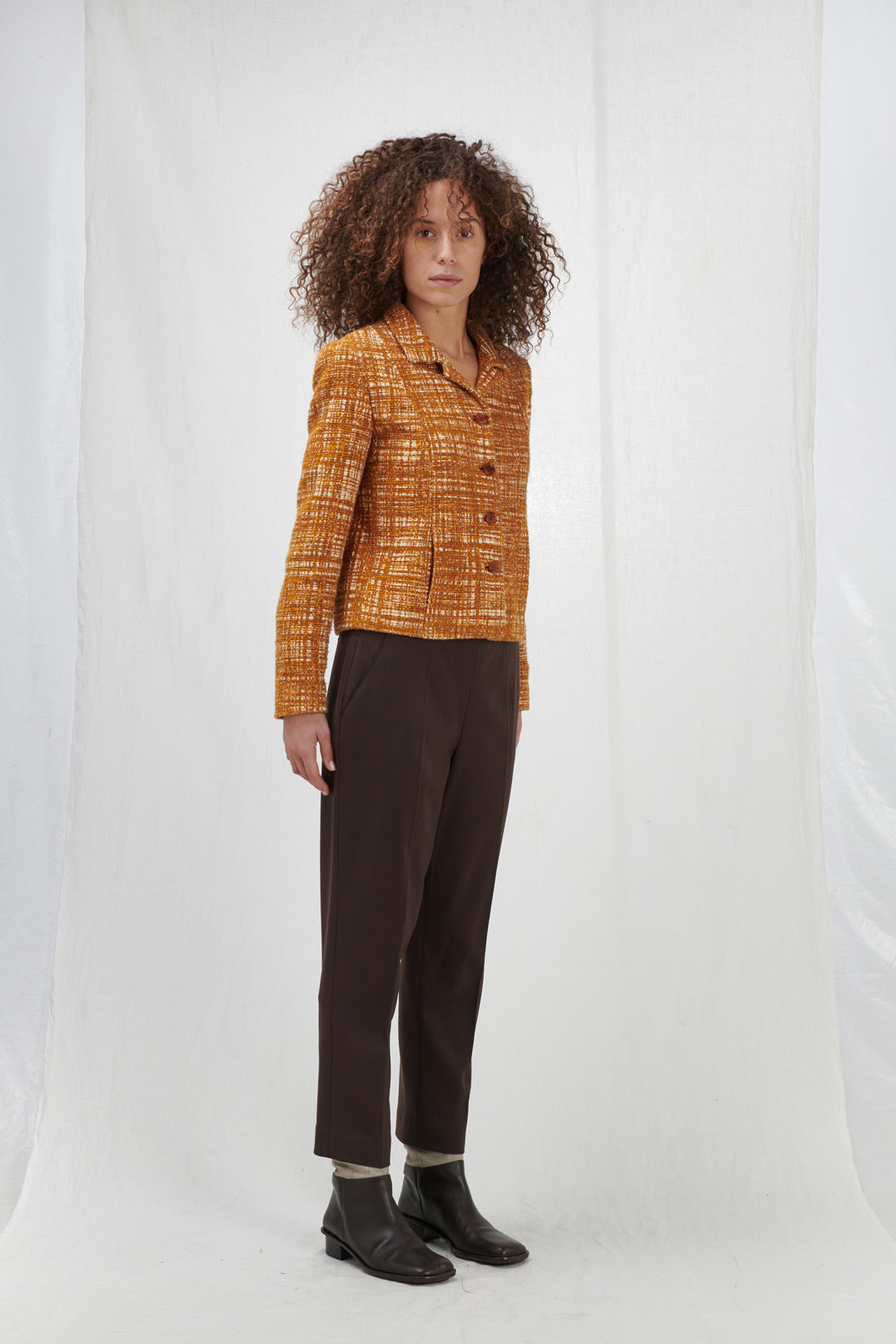 ELEGANT BROWN TROUSERS