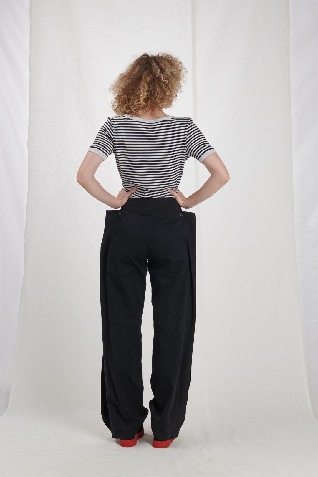 BLACK CARGO PANTS