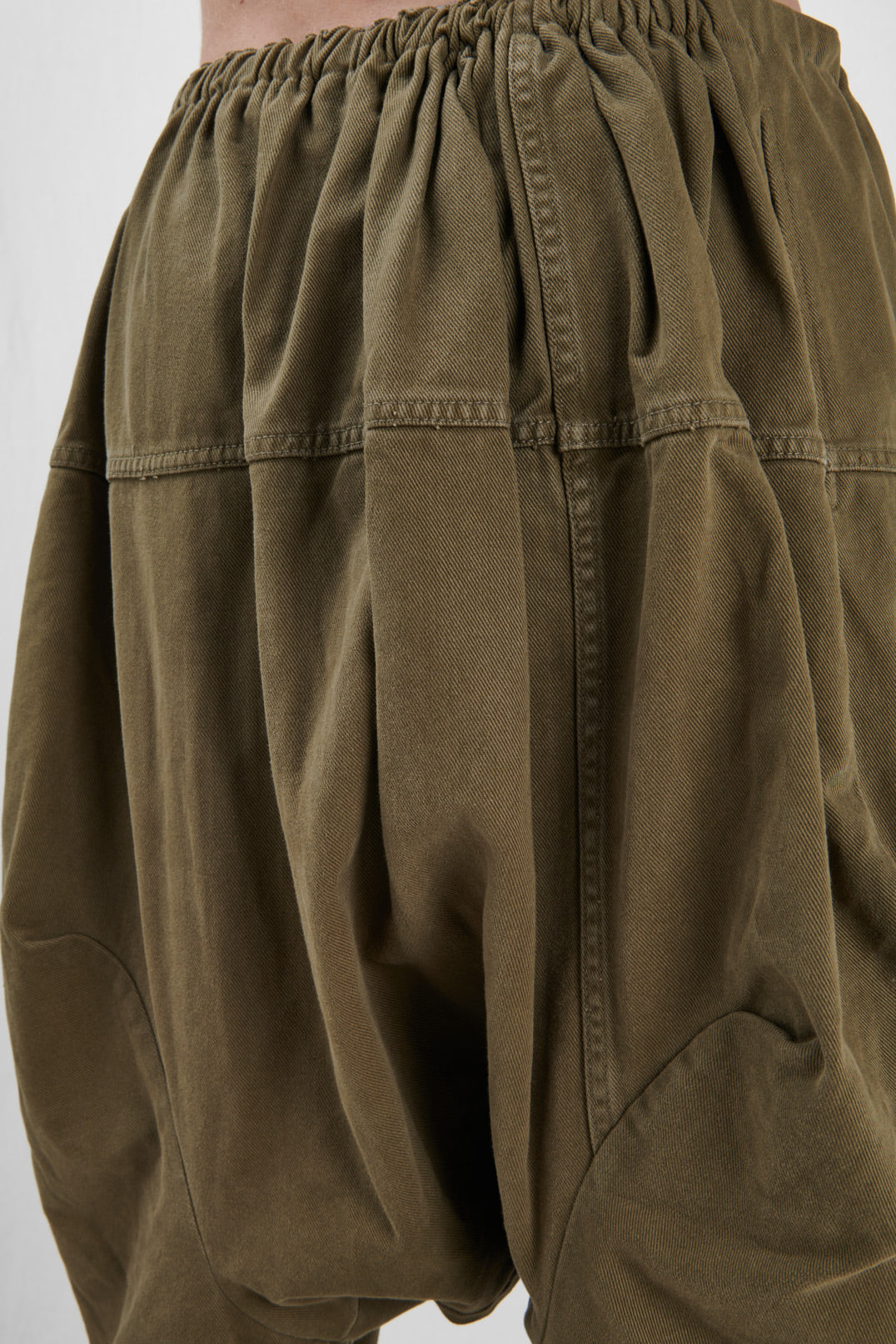 MILITARY GREEN PZUAVA PANTS