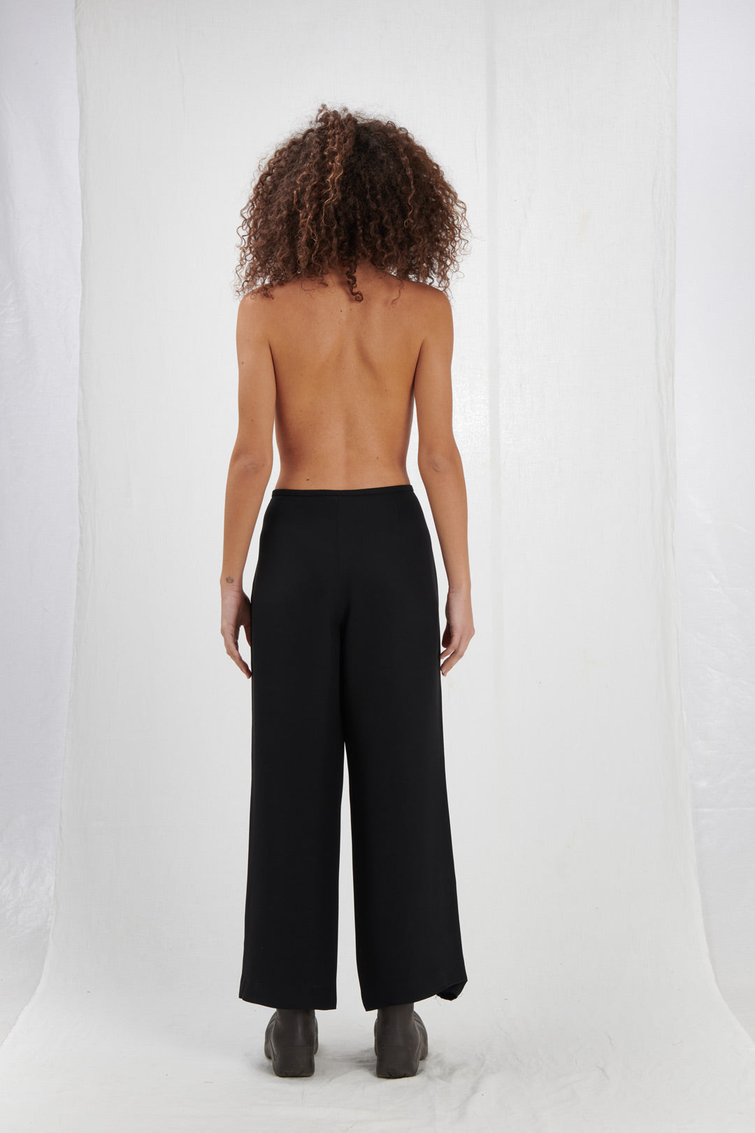 ELEGANT BLACK TROUSERS