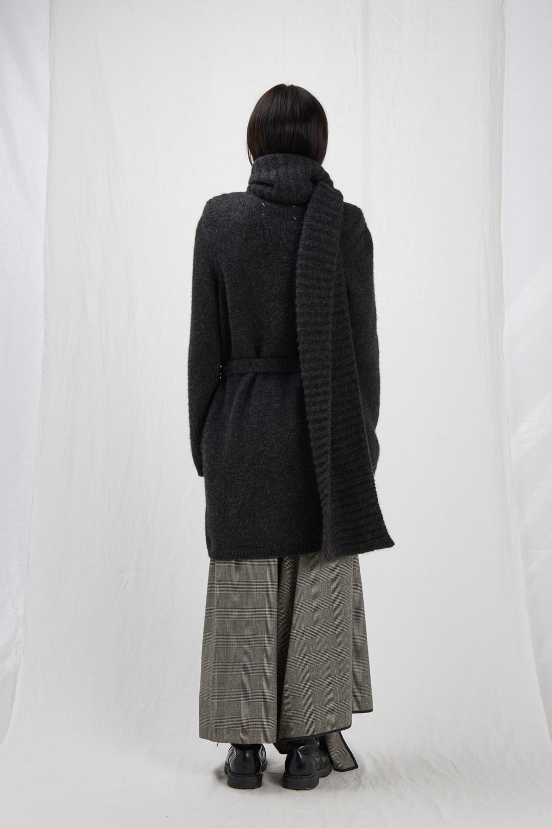 CHARCOAL GRAY CARDIGAN WITH BELT AND SCARF