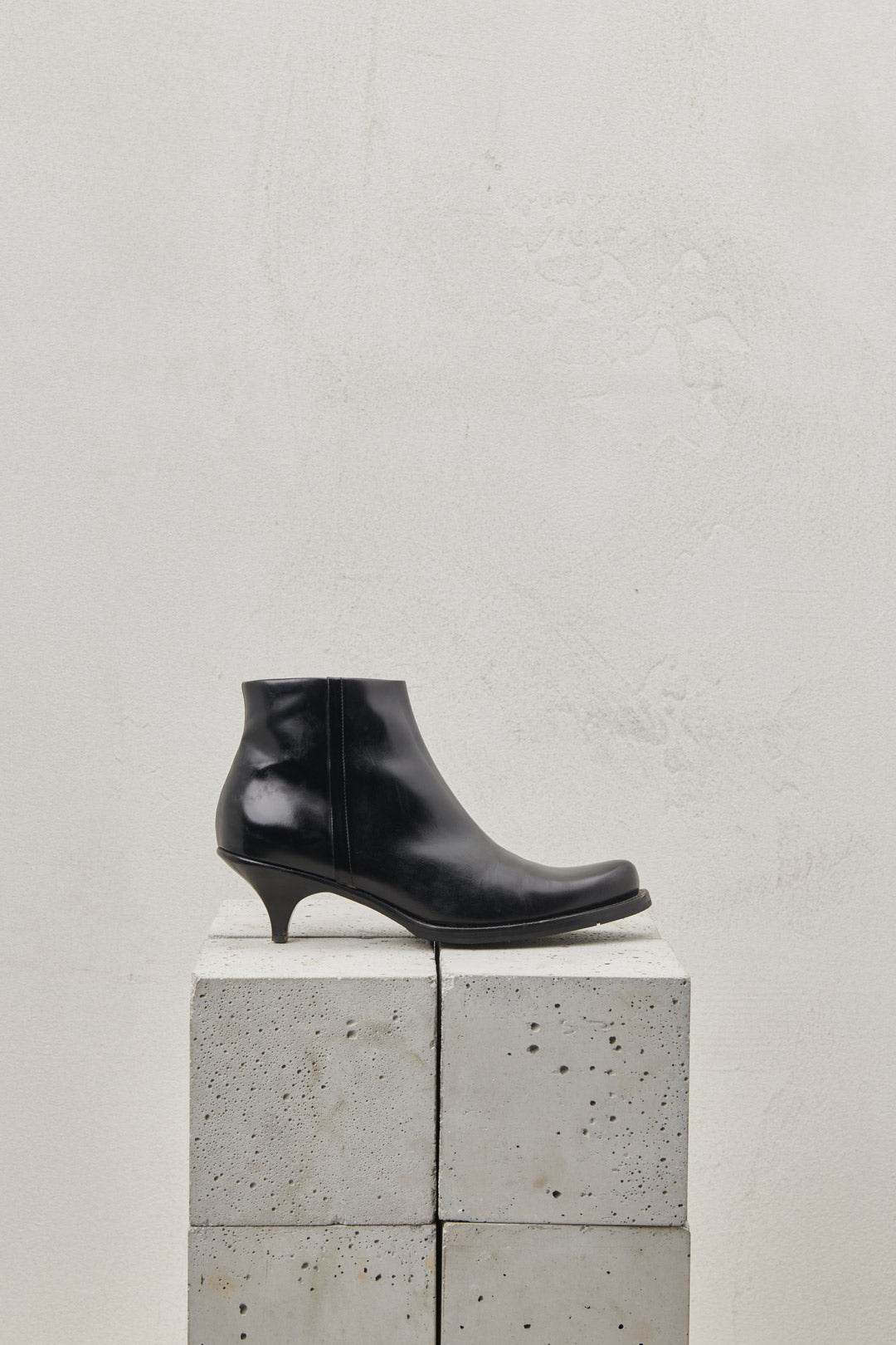 Pointed black ankle boot in brushed calf leather