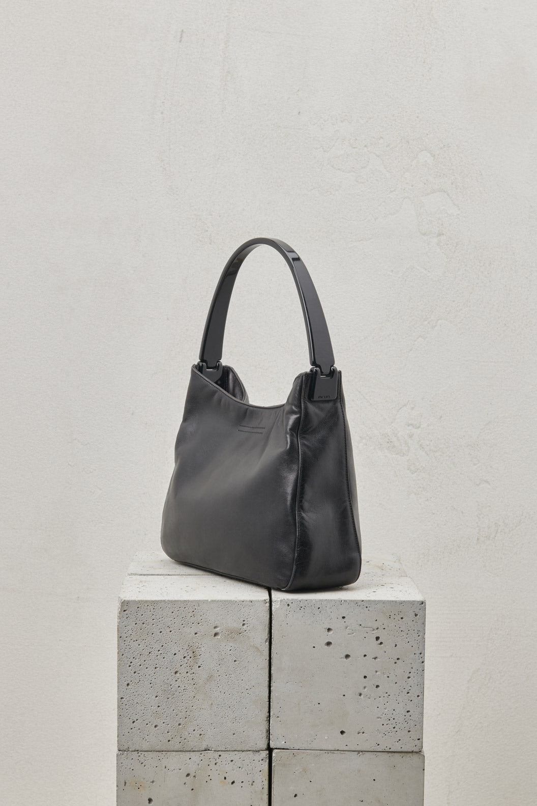 BLACK HOBO BAG WITH HANDLE