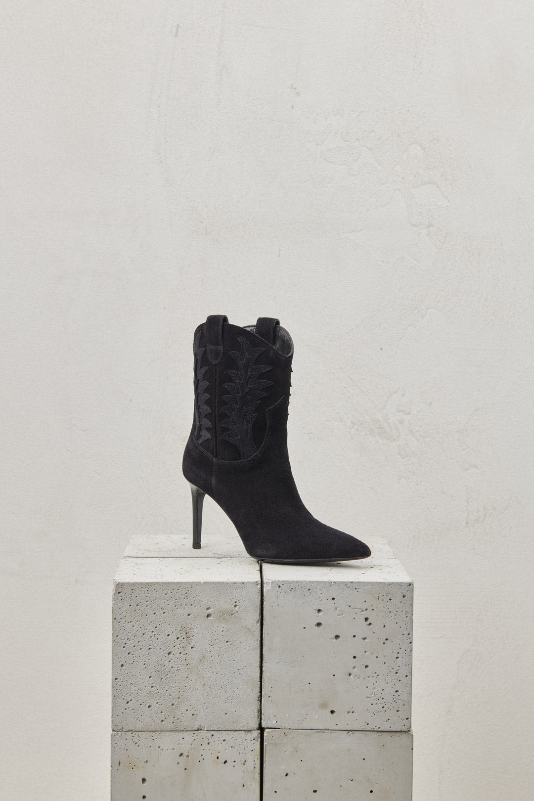 TEXAN SUEDE ANKLE BOOT WITH EMBROIDERY