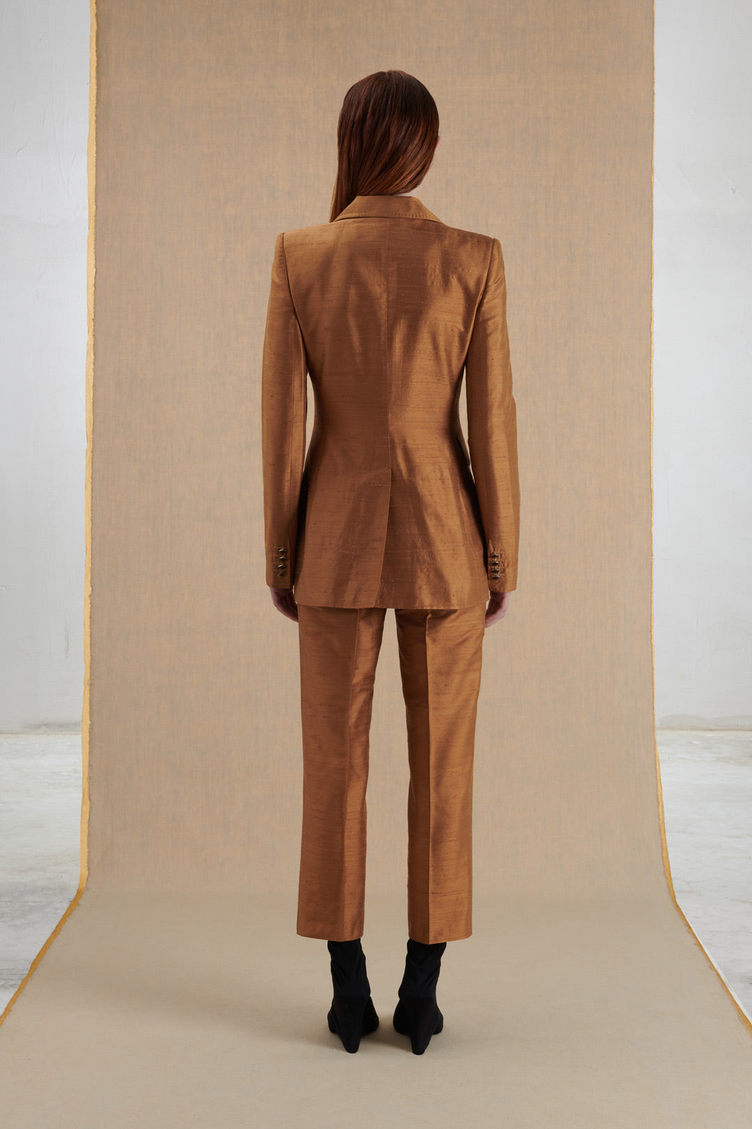 SHANTUNG SUIT