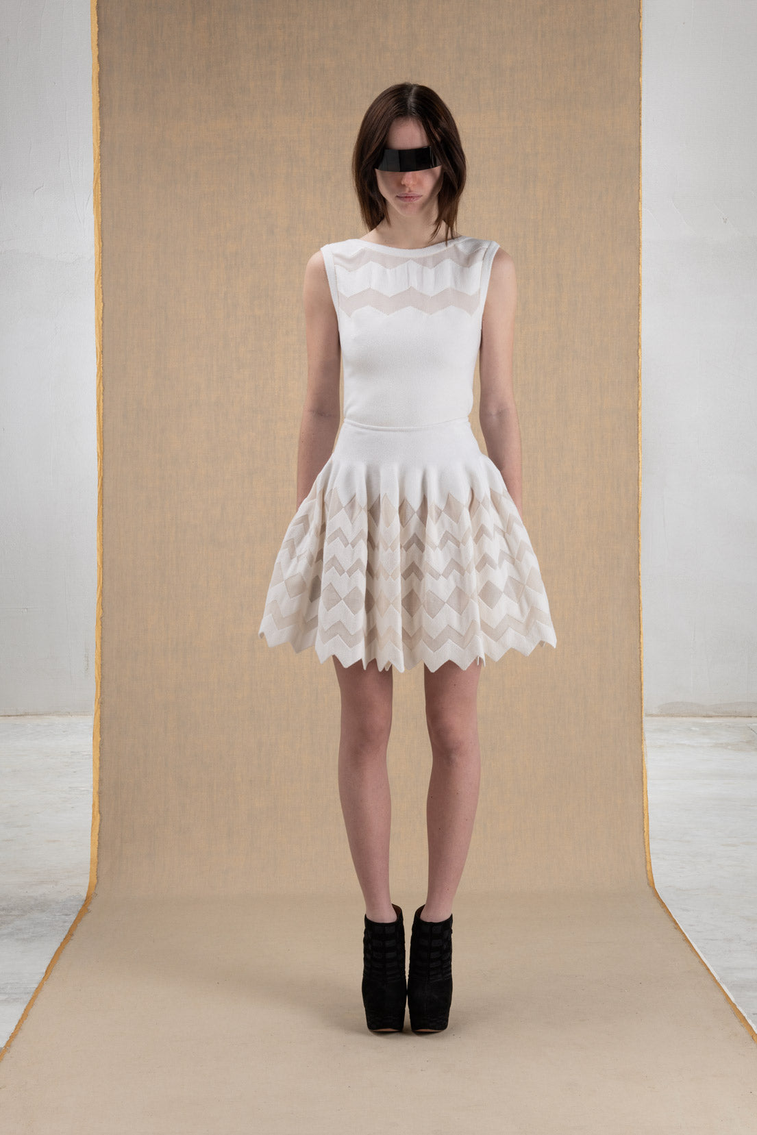 WHITE TOP AND SKIRT SET WITH TRANSPARENCY