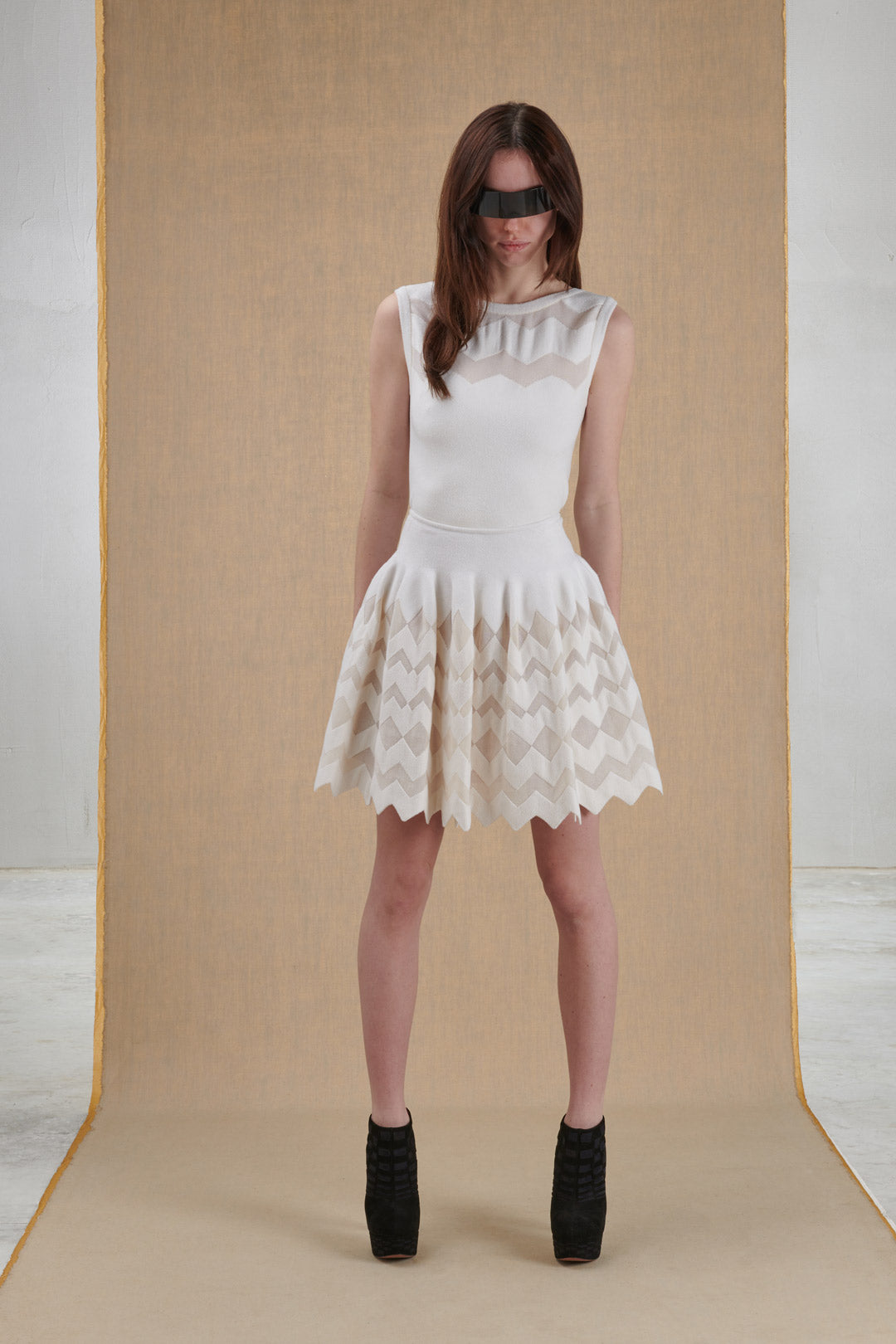 WHITE TOP AND SKIRT SET WITH TRANSPARENCY